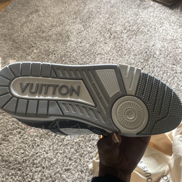 Louis Vuitton LV Trainer Sneakers - Picture 9 of 9